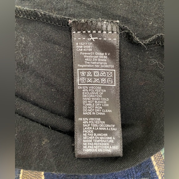 Forever 21 Chain Pocket Tee - Picture 5 of 5